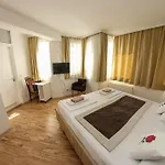 Hayat Hotel
