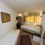 Отель Hayat 3*