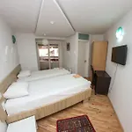 Отель Hayat 3*