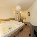 Hayat Hotel 3*
