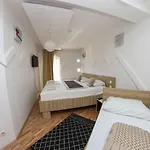 Hayat Hotel
