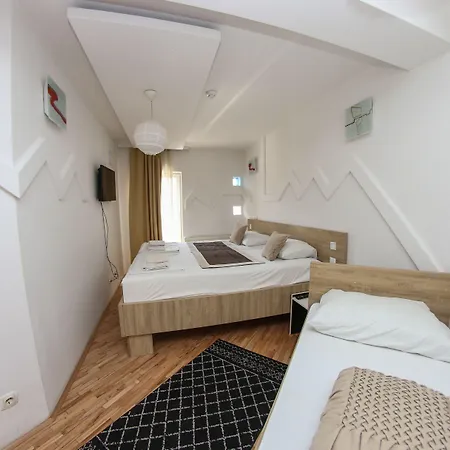 Hayat Hotel