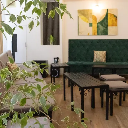 Hayat Hotel 3*